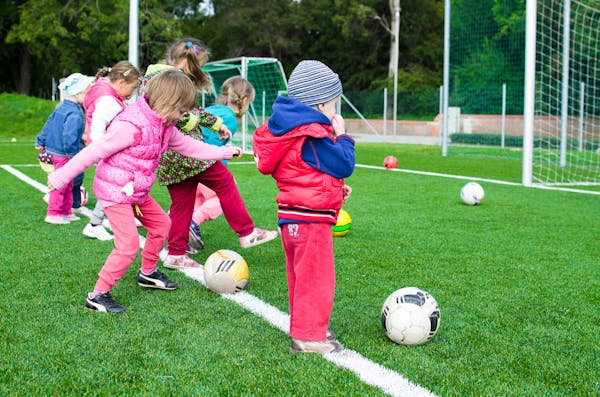 Escuela Infantil Pikabú Juego grupal niños